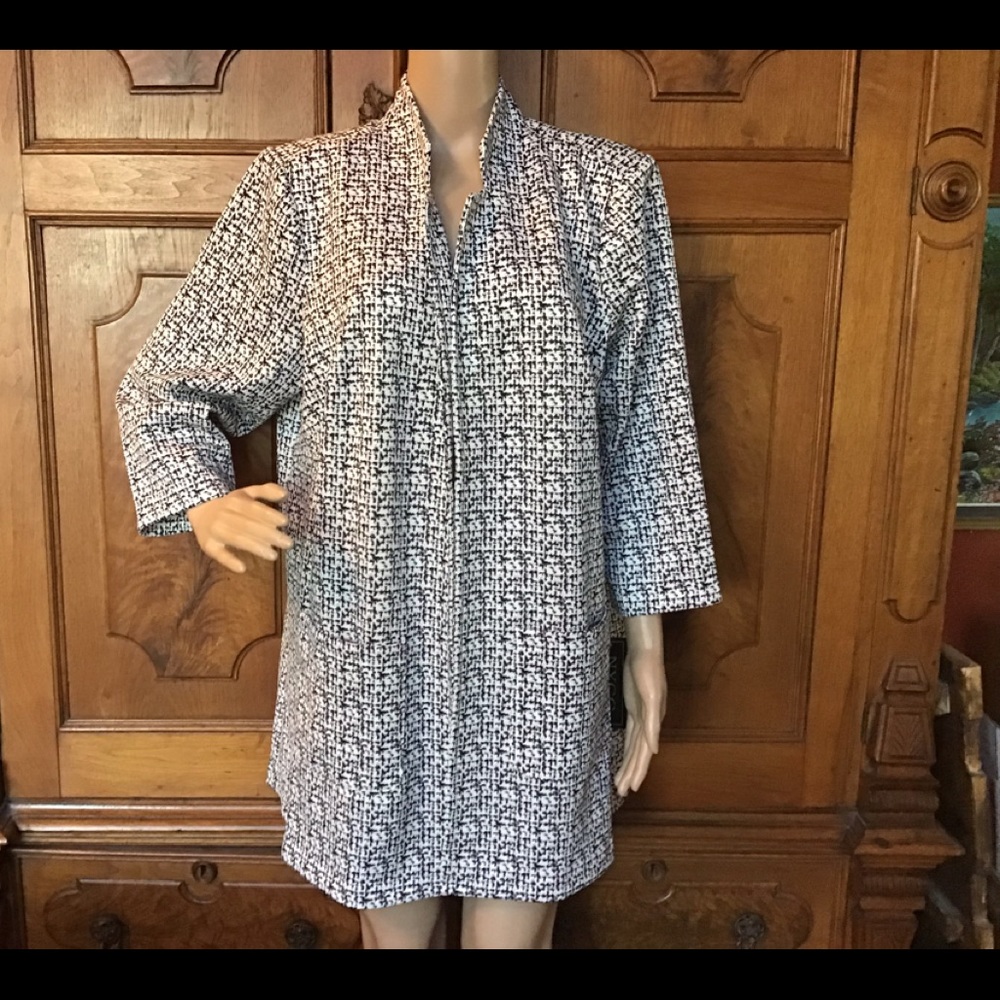 NWOT NYCC Open front 3/4 length sleeve, longer length jacket. Size 1X.
